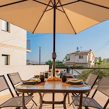 3br Sunset View Retreat Steps From The By Cyprus Horizons בורוקליני